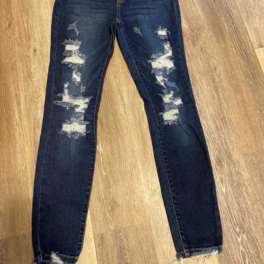 NWOT DARK WASH DISTRESSED JUDY BLUE JEANS